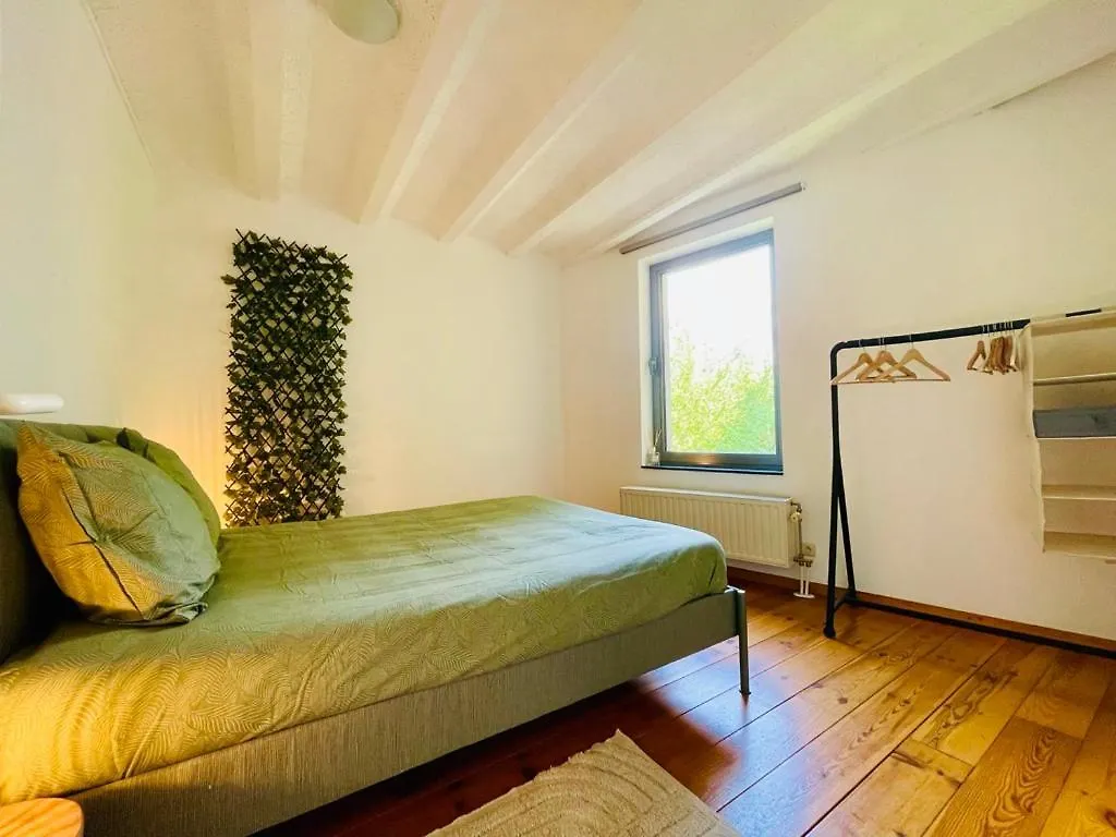 Down Town Oasis-Spacious Loft With Private Parking Brussels Apartment
